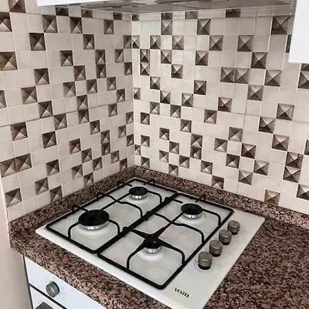 Cesme'de Denize Yakin, Bahceli Ev Apartament Çeşme